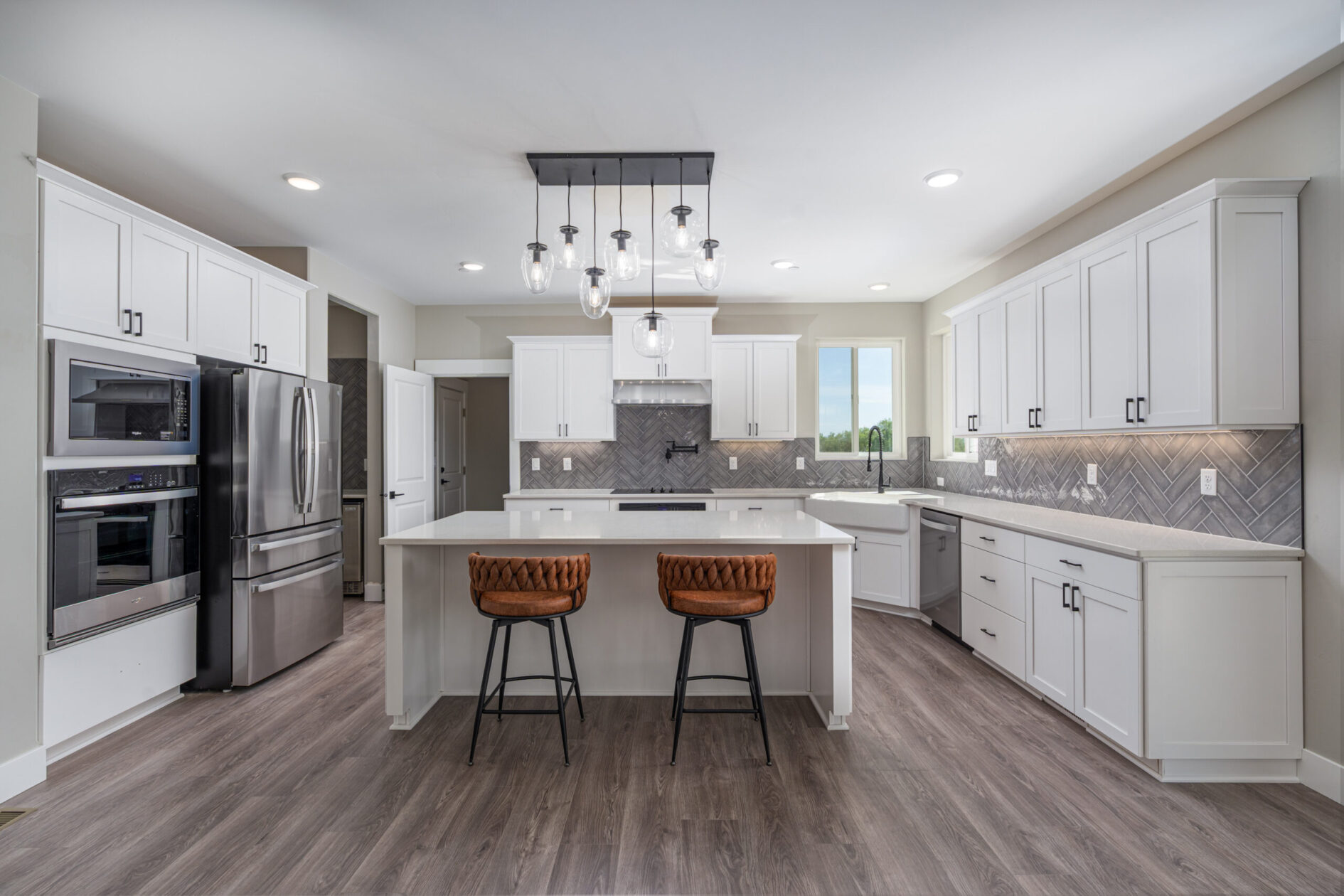 26819 Wide Kitchen Straight On